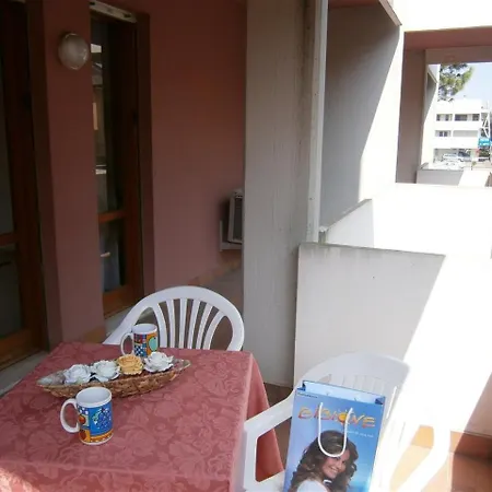 Apartamento Two-bedroom Near River 8