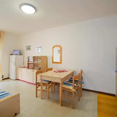 Two-bedroom Near River 8